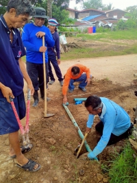 วันที่ 18 มิถุนายน 2568 ดร.คุณากร อักษรพรมราช นายกองค์การบริหารส่วนตำบลโพนงาม มอบหมายให้เจ้าหน้าที่จากองค์การบริหารส่วนตำบลโพนงาม ลงพื้นที่ซ่อมแซมระบบท่อประปาหมู่บ้าน บ้านป่าสน หมู่ 5 เนื่องจากเกิดปัญหาท่อประปาแตกชำรุด