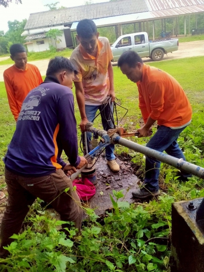 วันที่ 30 มิถุนายน 2568 ดร.คุณากร อักษรพรมราช นายกองค์การบริหารส่วนตำบลโพนงาม มอบหมายให้เจ้าหน้าที่จากองค์การบริหารส่วนตำบลโพนงาม ลงพื้นที่ซ่อมแซมระบบน้ำประปาหมู่บ้าน บ้านหลักป้าย หมู่ 6 โดยการเปลี่ยนซัมเมอร์สใหม่แทนของเดิมที่ชำรุด