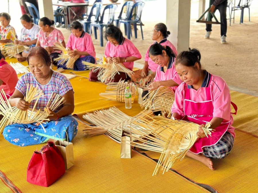 โครงการอบรมส่งเสริมอาชีพให้กับประชาชน กลุ่มจักสานไม้ไผ่