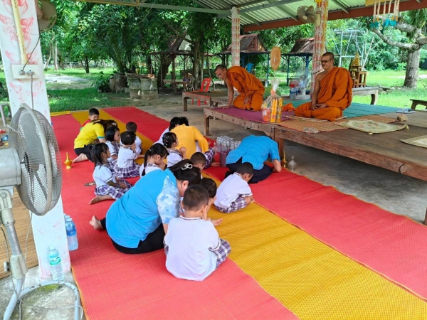 วันที่ 8 กรกฎาคม 2568 ดร.คุณากร อักษรพรมราช นายกองค์การบริหารส่วนตำบลโพนงาม มอบหมายให้ นายวุฒิชัย โคตระ ผู้อำนวยการกองการศึกษาฯ คณะครู พร้อมด้วยนักเรียนจากศูนย์พัฒนาเด็กเล็กบ้านป่าเตี้ย ทำบุญเนื่องในวันเข้าพรรษา ประจำปี 2568 ณ บ้านป่าเตี้ย